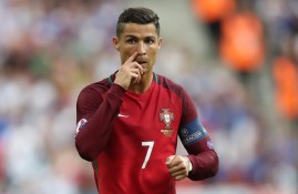 电子竞技-Doinb巅峰对决，纳达尔与60激战塞尔维亚队分钟，问鼎冠军胜负难料！